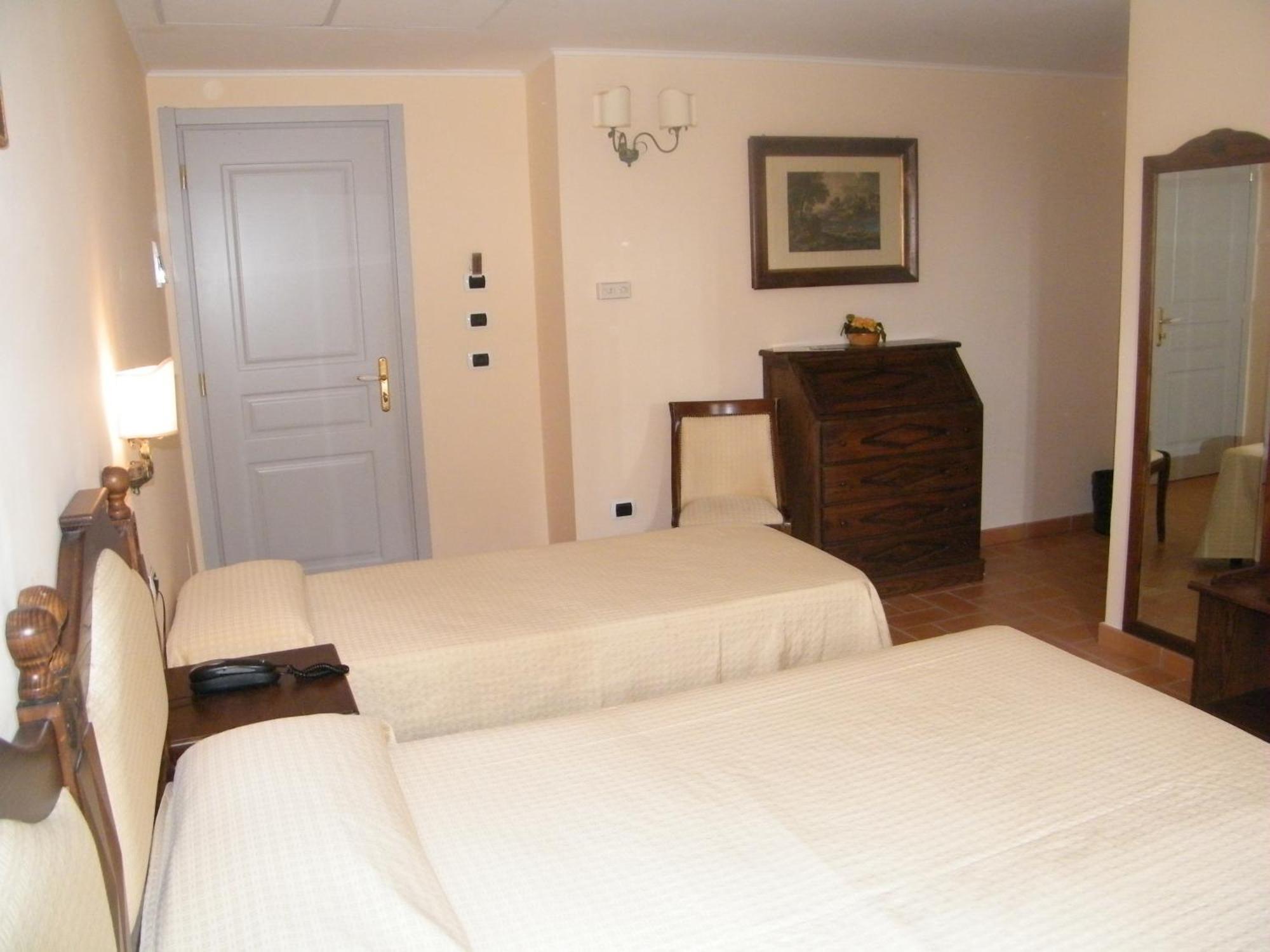 Hotel Villa Delle Meraviglie Maratea Oda fotoğraf